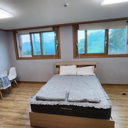 Geoje Seaside Luxury Family Villa Exterior foto